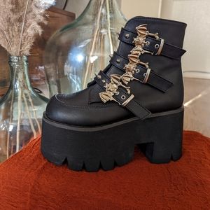 Demonia ASHES 55 womens platform ankle boot size 7